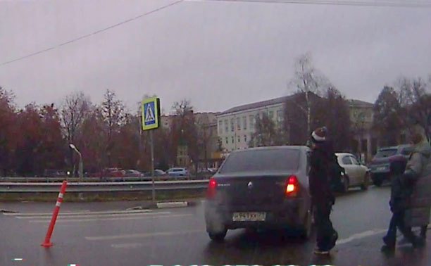 На пр. Ленина водитель не пожелал пропустить пешеходов