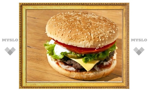 Тулячка обвиняет «Макдональдс» в продаже плесневого сэндвича