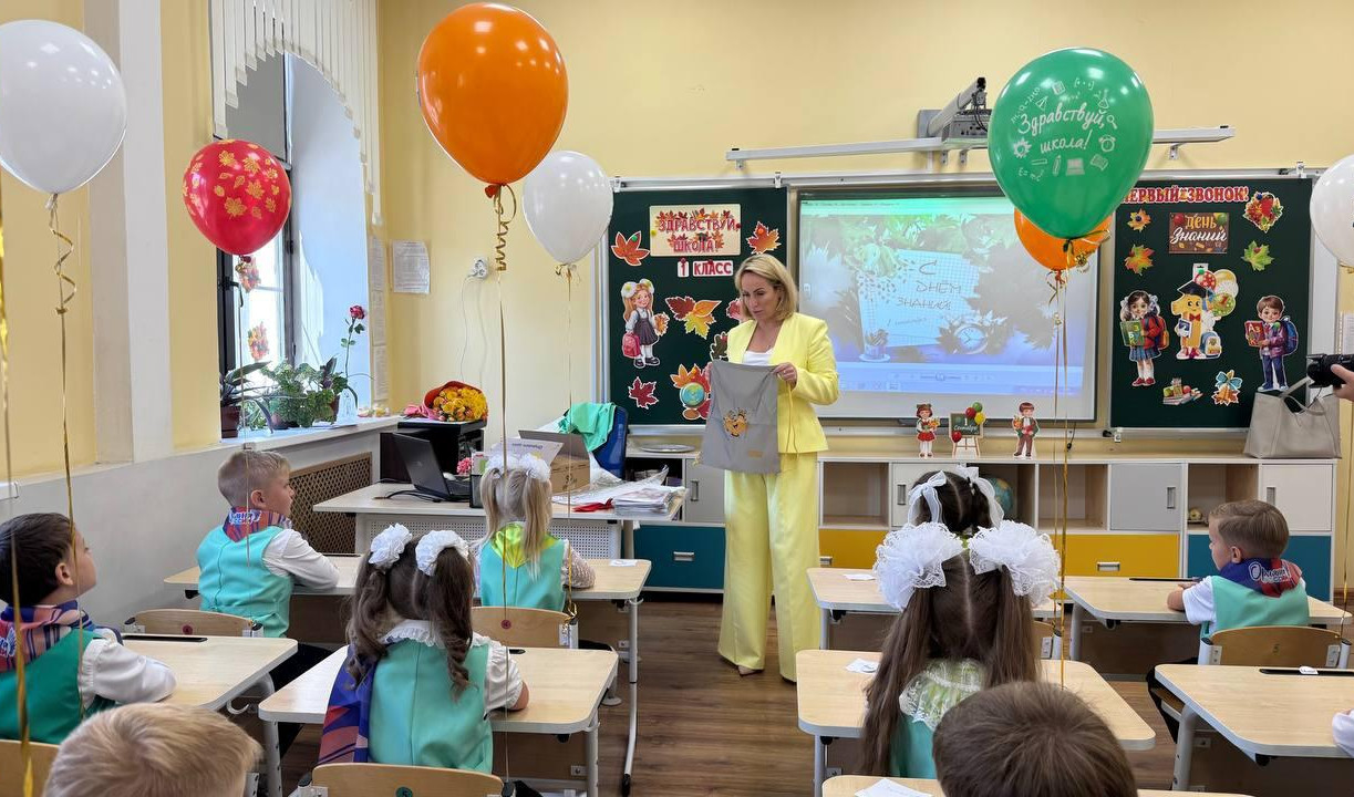 Более 16 тысяч тульских первоклашек получили в подарок светоотражающие рюкзаки