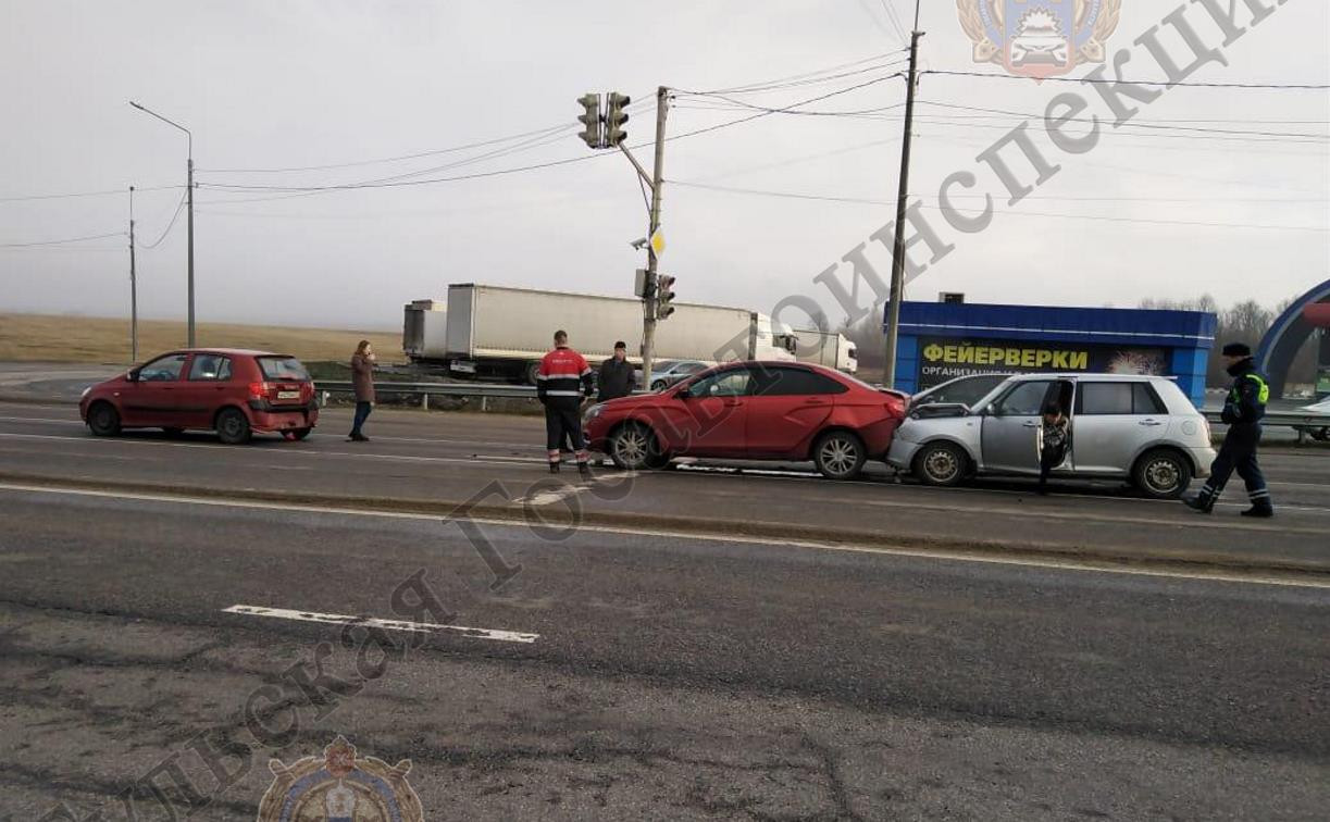 Под Новомосковском в тройном ДТП пострадала женщина