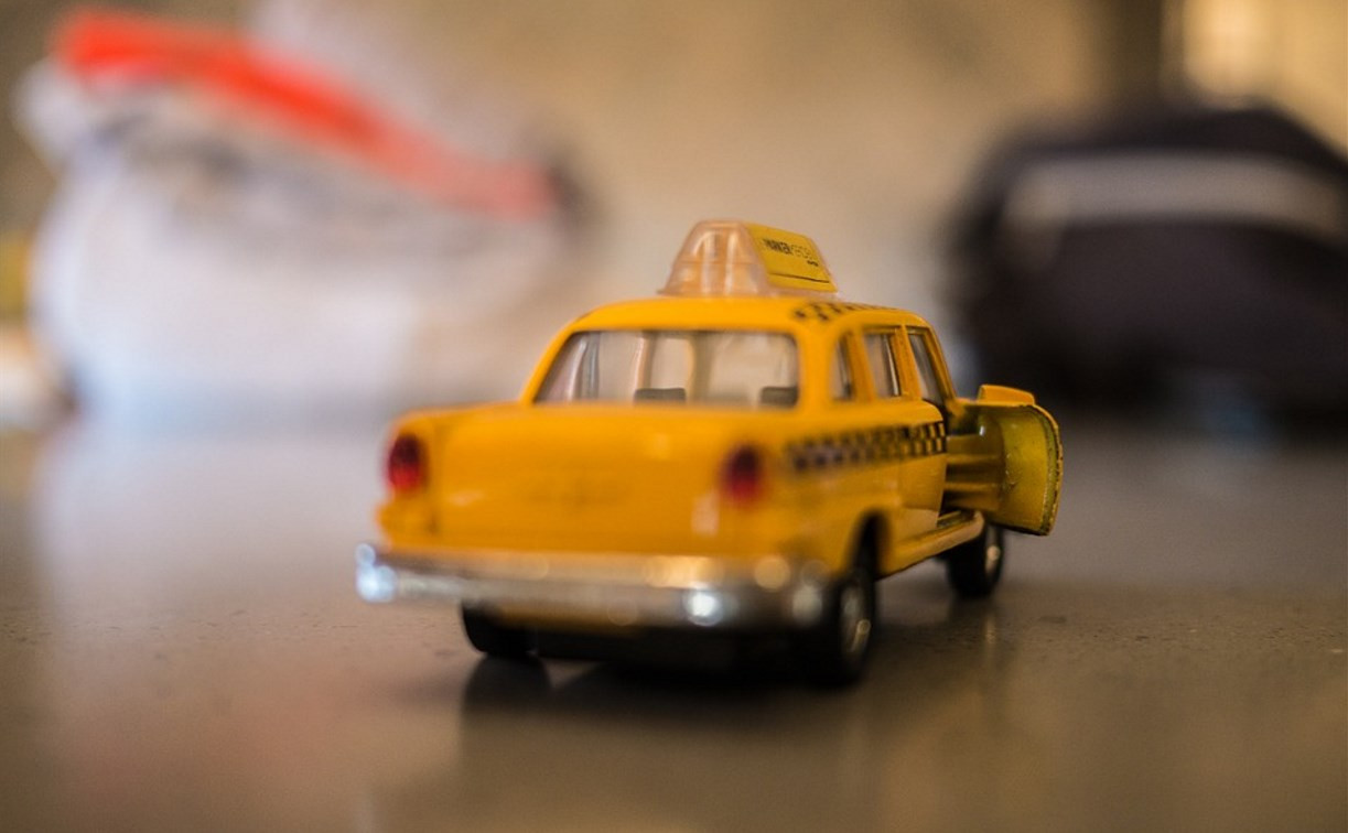 Расторгли договор с Орлом: в Тульской области теперь легальные такси только желтого или белого цвета