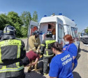 В Куркинском районе легковушка улетела в кювет: водителя зажало в машине 