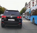 «Накажи автохама»: В Туле сняли на видео «учителя» на Volkswagen Touareg