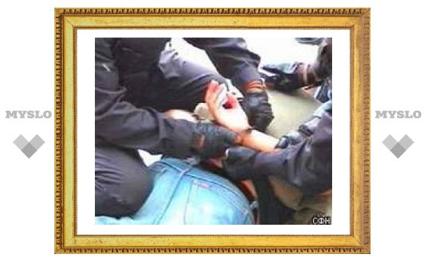 Тульский хулиган избил столичных милиционеров