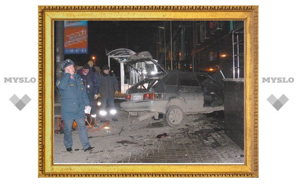 Аварии у ТЦ "РИО" в Туле мог поспособствовать посторонний автомобиль