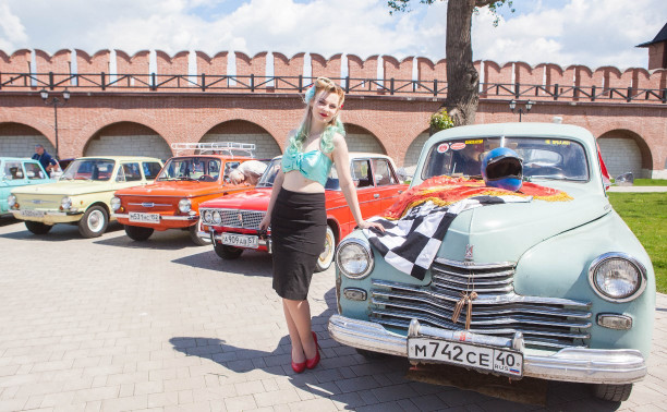 «Автострада-2017»: Лев Толстой на капоте, машина-амфибия и красотки за рулем!
