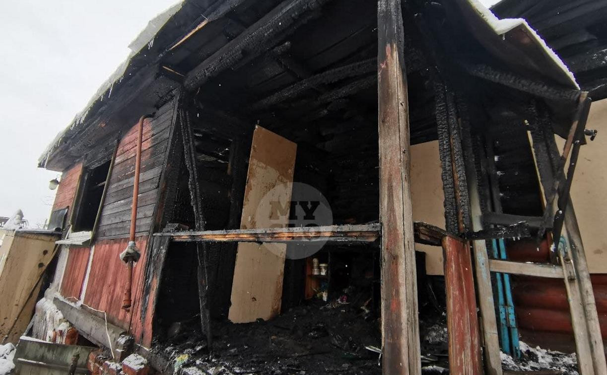 Пожар с двумя погибшими на ул. Карпова в Туле: через два дня дом снова загорелся