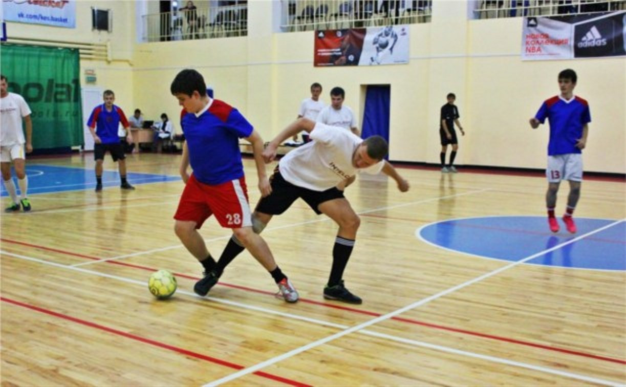 В Туле прошли матчи чемпионата города по мини-футболу среди любителей 