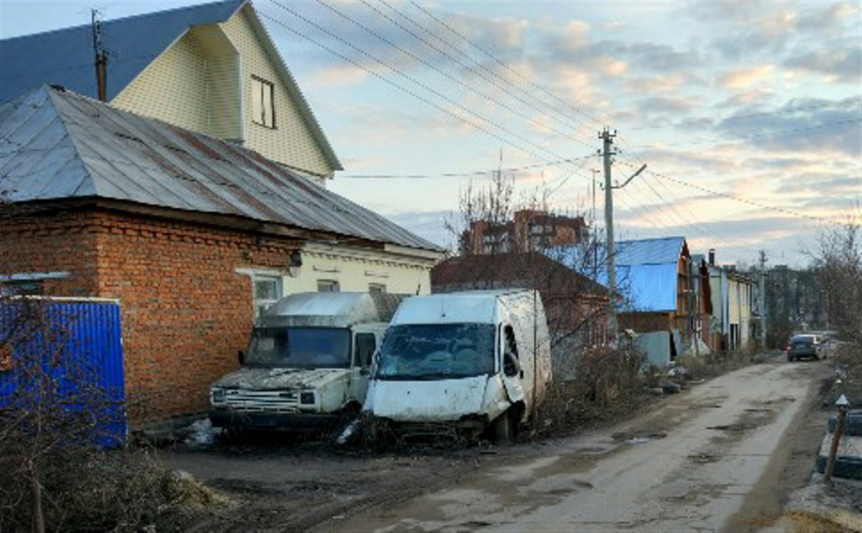 В тульских дворах выявлено 97 бесхозных автомобилей 