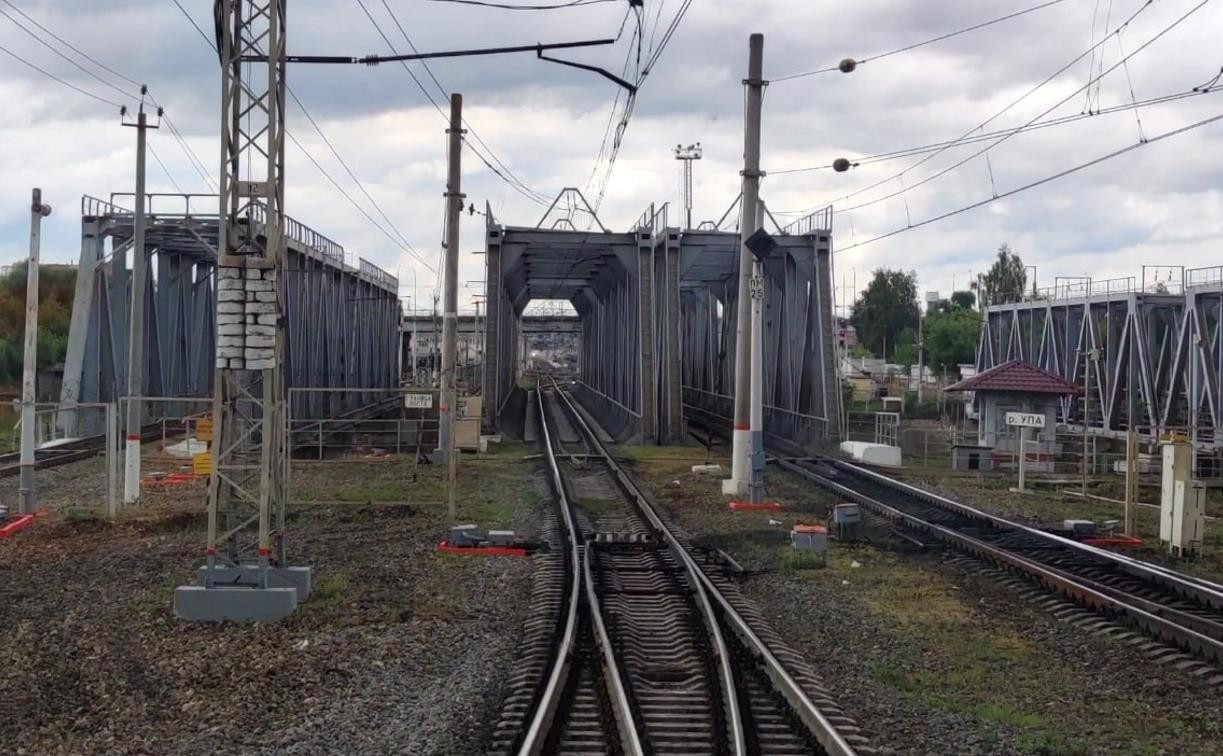 Тульские железнодорожники отремонтировали 40 переездов