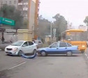 На ул. Кауля в Туле столкнулись две легковушки: видео момента ДТП