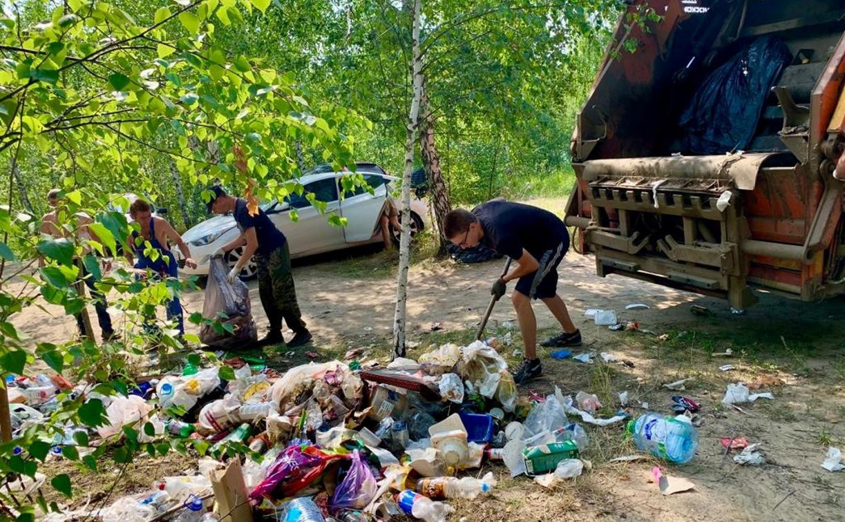 Хватило на две недели: волонтеры убрали очередную свалку в Кондуках