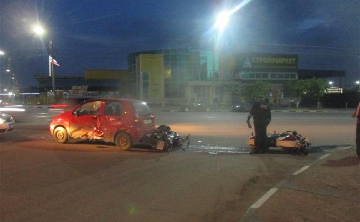 В Туле водитель Daewoo Matiz столкнулся с двумя мотоциклами 