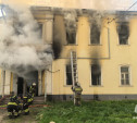 Причиной двух пожаров в расселенном историческом доме на Демидовской могли стать поджоги 