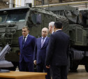 Владимир Путин осмотрел военную технику в цехах тульского КБП