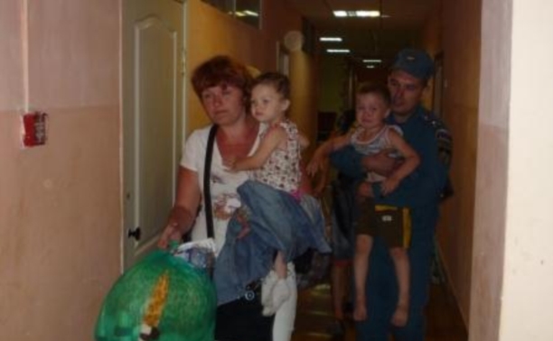 Тульские спасатели встретили украинских переселенцев в Москве