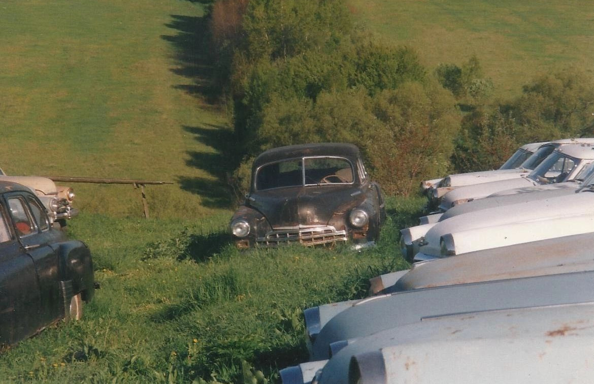Ушла эпоха: в Чернском районе вывозят экспонаты автомузея под открытым небом