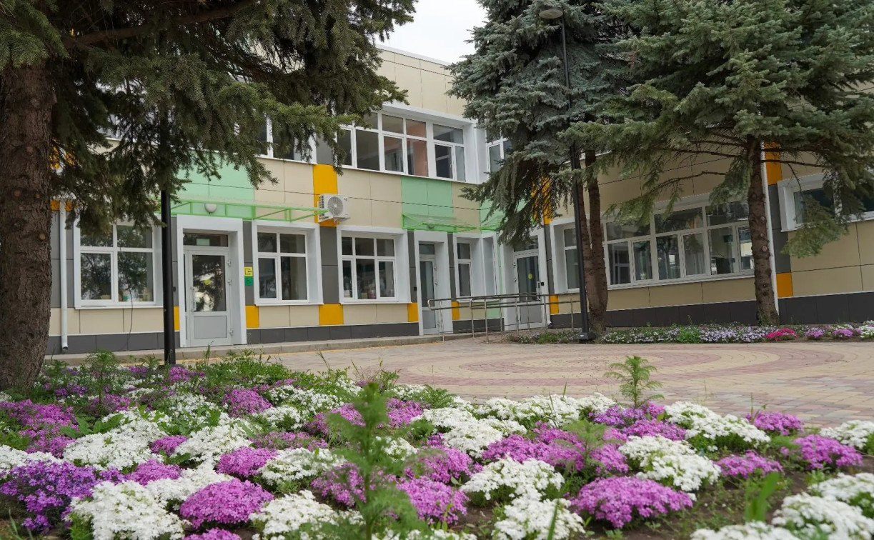 Ко Дню защиты детей тульские строители подарили Мариуполю обновленный детский сад
