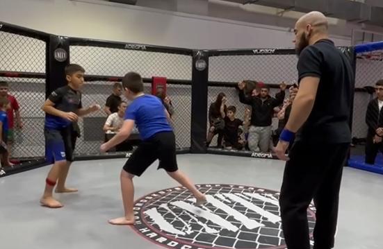 В центре единоборств Новомосковска определили победителей «Борьбы в клетке»