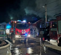 Пожар в Горелках: кирпичный сарай с сеном тушили несколько расчетов