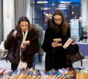 Как прошел книжный своп в «Октаве»: фоторепортаж