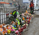 С места смертельной аварии на улице Пузакова убрали игрушки и цветы