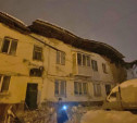 В Алексине под тяжестью снега рухнула крыша многоквартирного дома