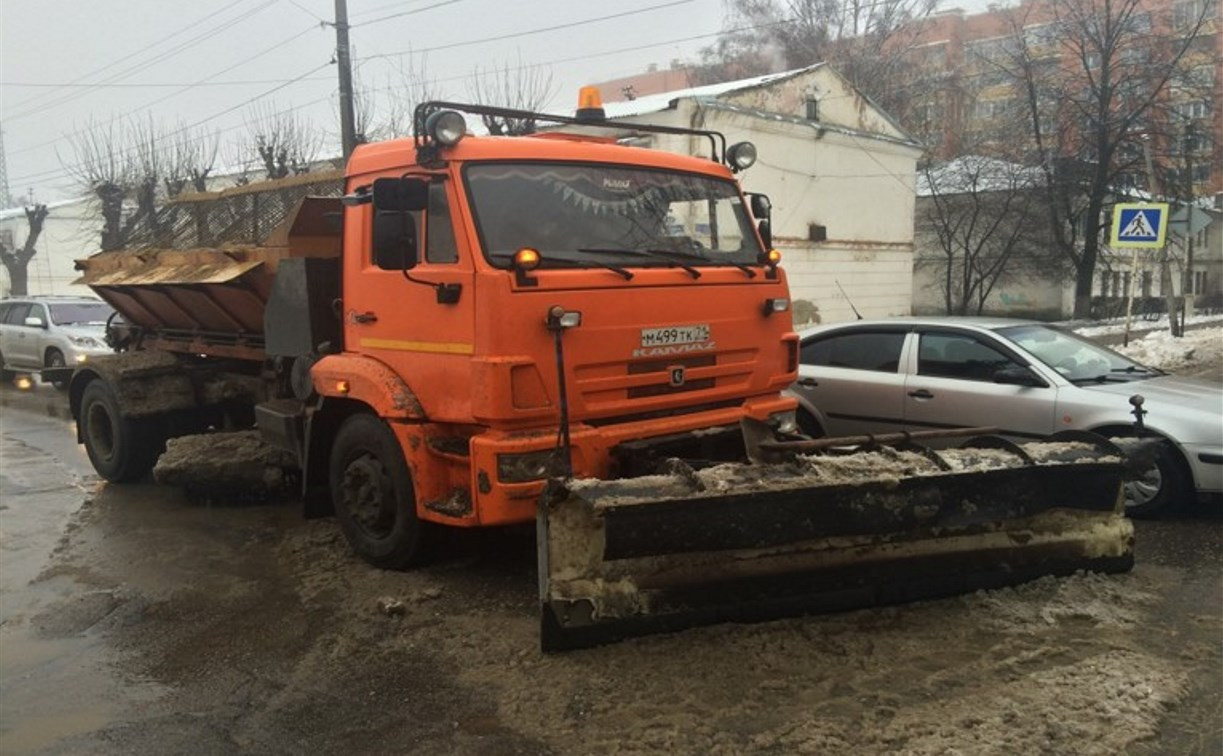 В Новомосковске столкнулись маршрутка и снегоуборочный грузовик