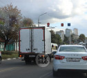 На ул. Октябрьской в Туле столкнулись маршрутка и грузовик