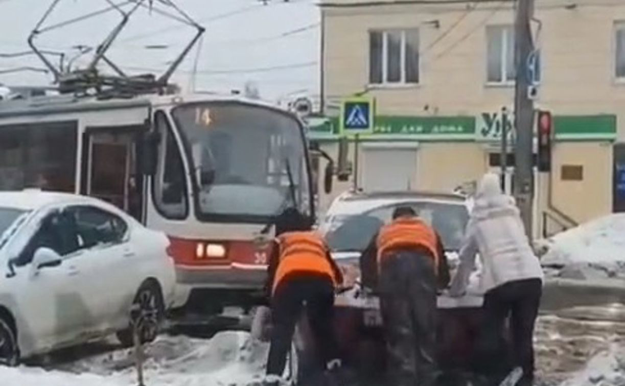 Накажи автохама»: в Туле водителя оштрафовали за парковку на трамвайной  линии - Новости Тулы и области. Криминал - MySlo.ru