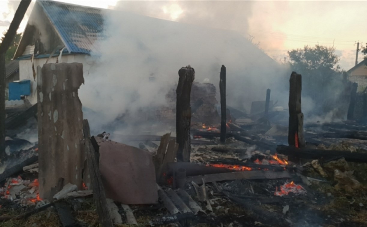 В Арсеньевском районе сгорела пристройка к жилому дому
