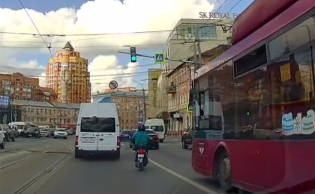 На ул. Советской в Туле встретили «бессмертного» мотоциклиста