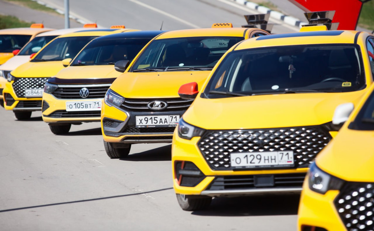 Минпромторг опубликовал перечень автомобилей, которые можно использовать в такси