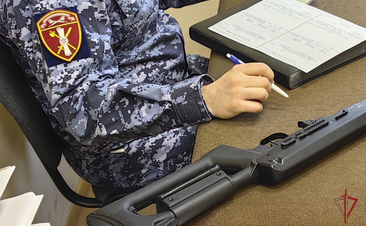 Тульские росгвардейцы отправили в зону СВО почти 850 единиц оружия