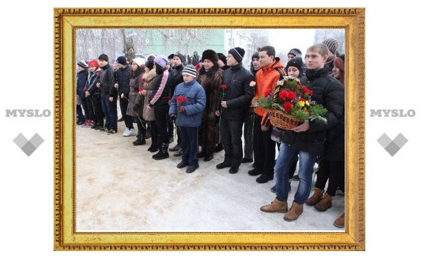 В Новомосковске прошли мероприятия в честь Дня памяти воинов-интернационалистов