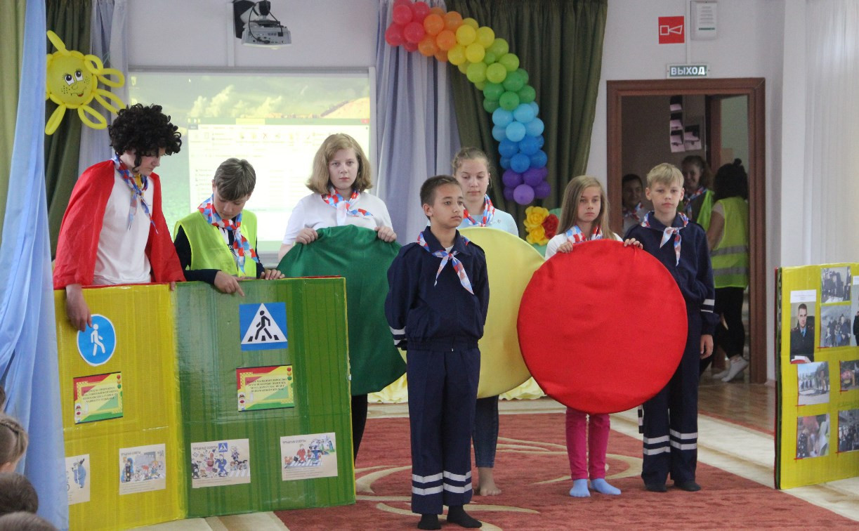 Новомосковский детский сад посетили юные инспекторы движения