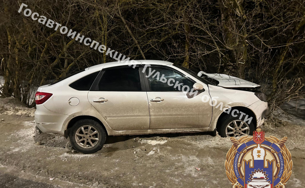 В Киреевском районе автоледи за рулем «Гранты» улетела в кювет 