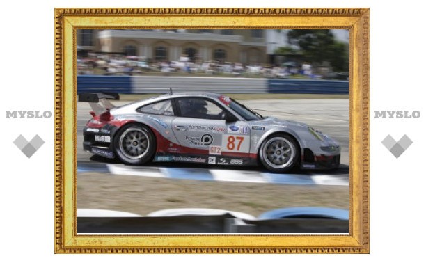 Компания Porsche представила заводских гонщиков серий Le Mans