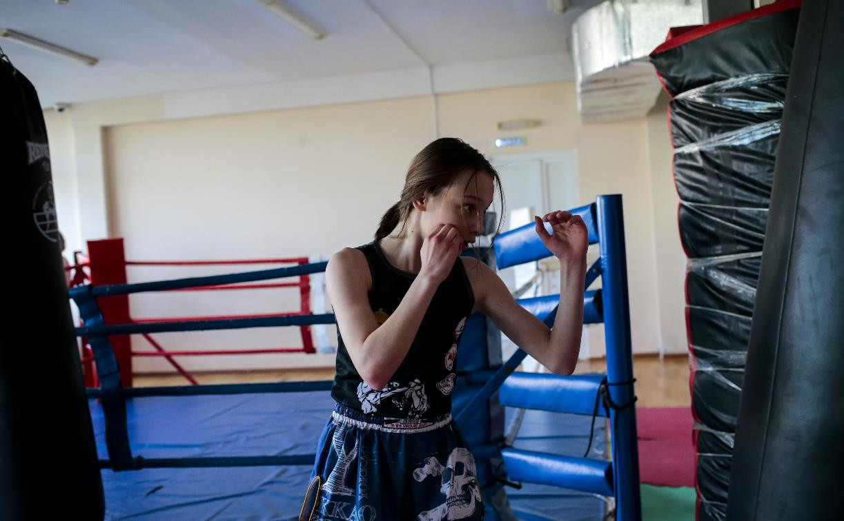 «ЕВРАЗ Ванадий Тула» помог юным спортсменам поехать на первенство России по тайскому боксу