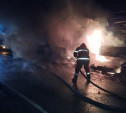 В д. Алесово под Тулой загорелся автомобиль: водитель получил ожоги