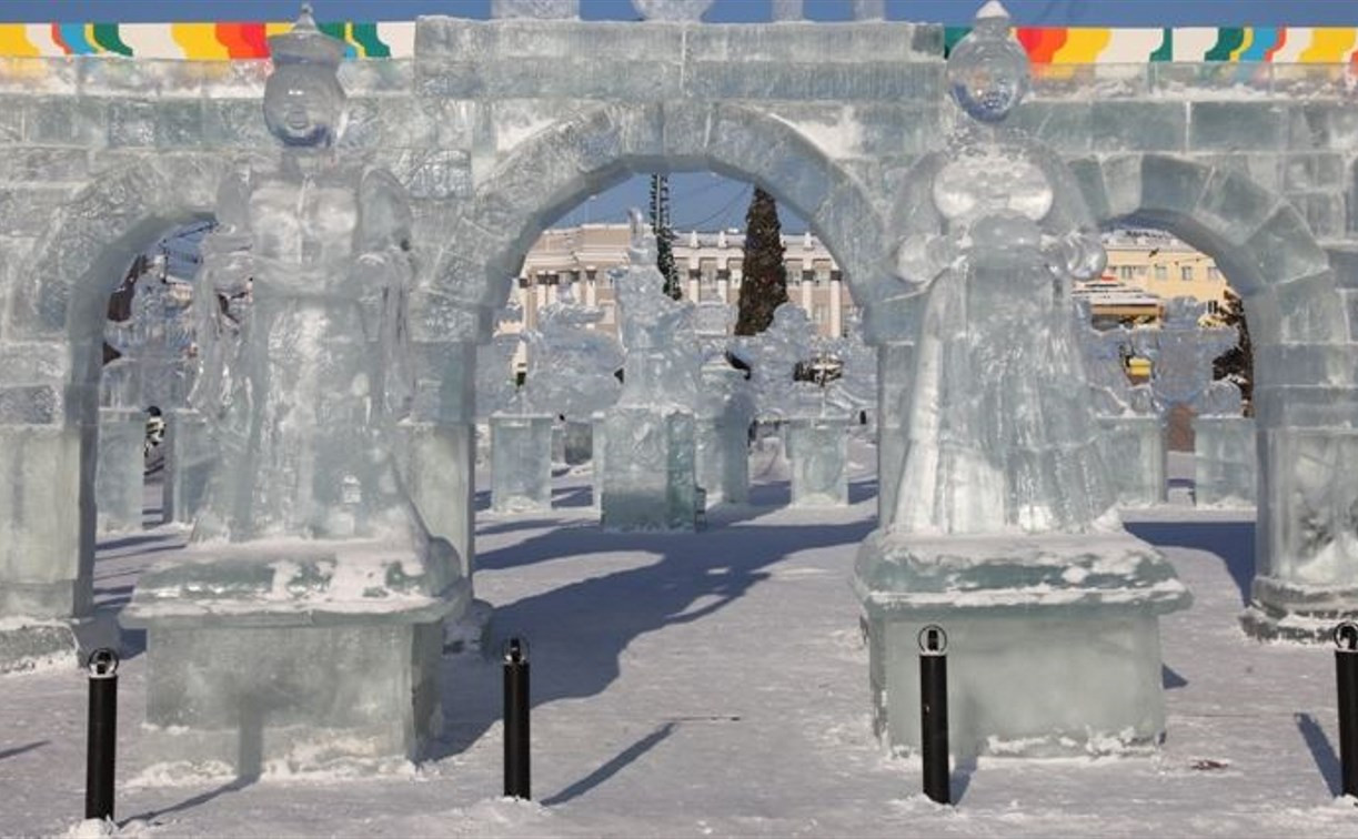 К новогодним праздникам на площади Ленина появится арка из льда