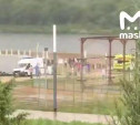 Молния ударила в водоем с людьми: появились подробности ЧП в Бунырево