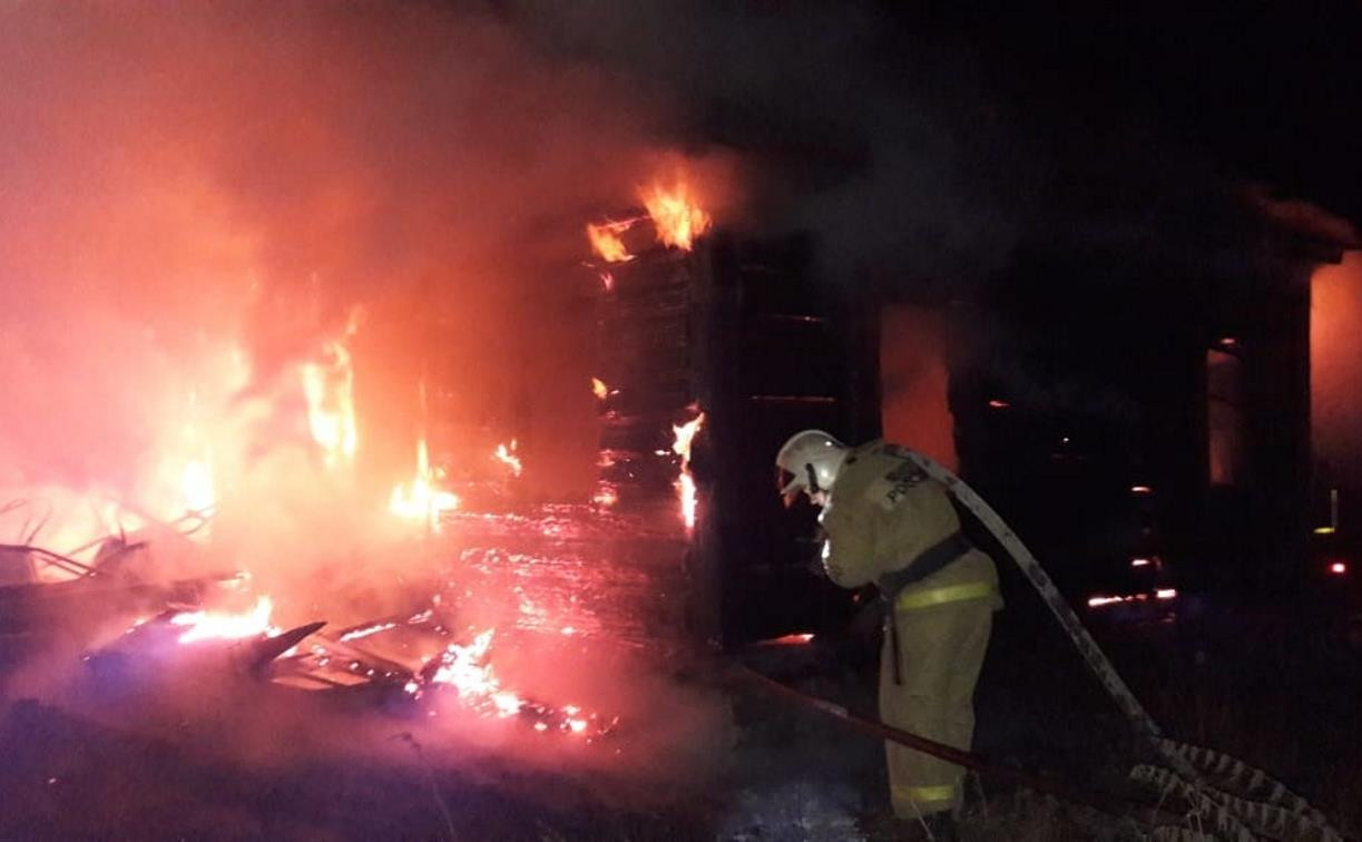 При пожаре в Узловском районе погиб человек