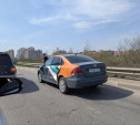 На Восточном обводе ГАЗель столкнулась с автомобилем каршеринга