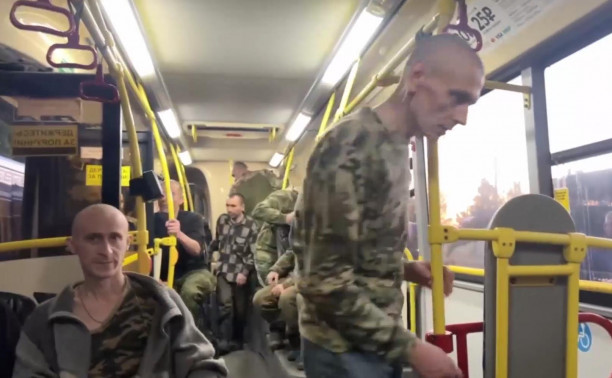 «Мы живы!»: в Россию из украинского плена вернули 90 военных, среди них есть туляки
