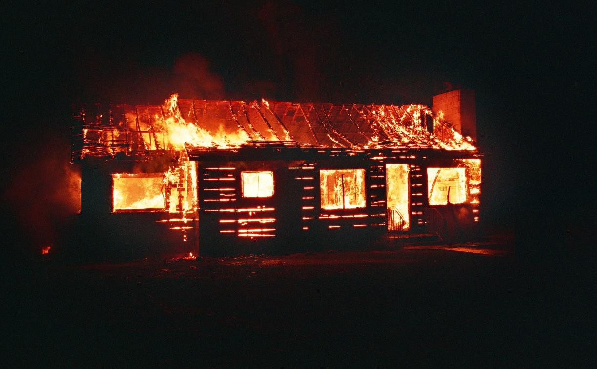 В Тульской области пьяный мужчина сжег два дома