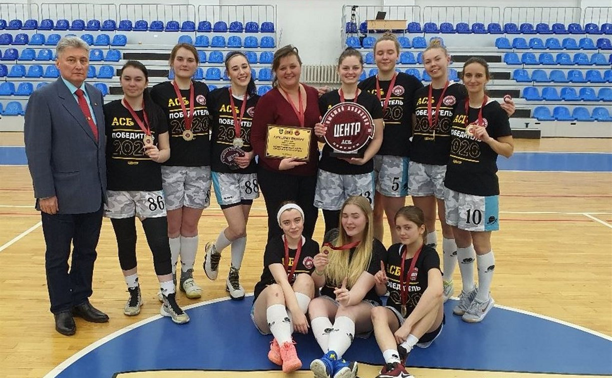Юные баскетболистки «Кобры» стали чемпионками Высшего дивизиона «Центр»