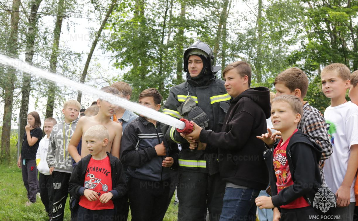 Тульские спасатели создали сотую по счёту добровольную пожарную команду: фоторепортаж
