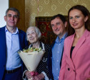 Ветеран из Тулы получила подарок от губернатора к 100-летнему юбилею
