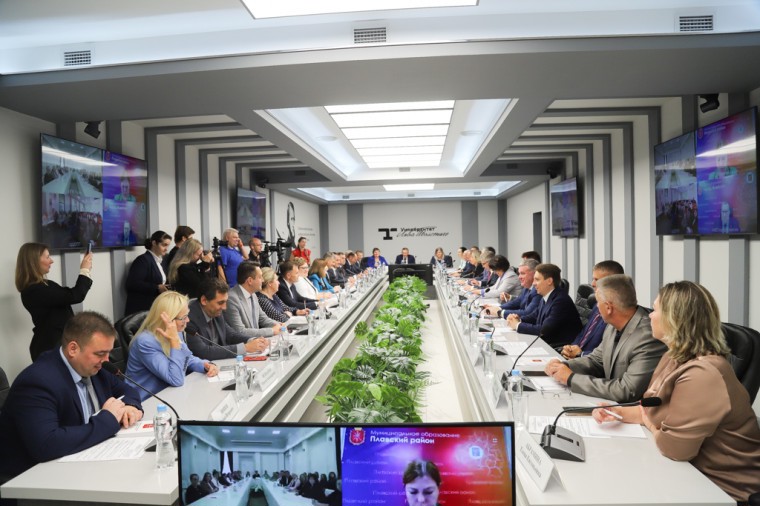 В Тульской области введут дополнительные меры поддержки педагогов